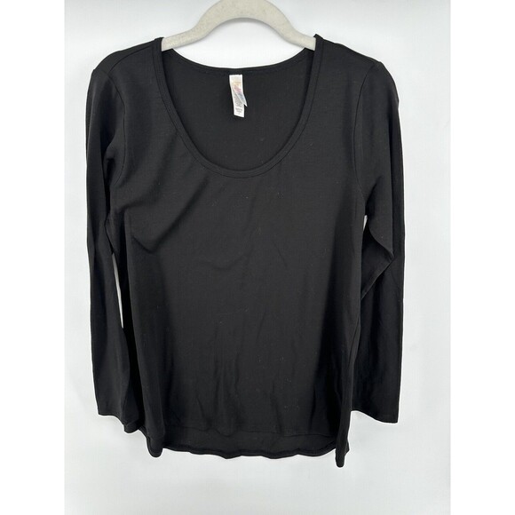 LuLaRoe Tops - LuLaRoe Lynnae Top Small Solid Black Tee Long Sleeve High Low Tunic Scoop Neck